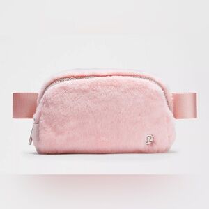 Lululemon NWOT Everywhere Belt Bag Faux Fur
